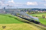 01 1075 und 01 1104 auf dem Weg nach Nördlingen bei Schrozberg. (02.10.2025) <i>Foto: Joachim Schmidt</i>