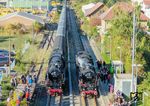 01 1075 neben 01 1104 im Bahnhof Satteldorf. (02.10.2025) <i>Foto: Joachim Schmidt</i>