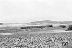 Mit dem P 3773 fährt 86 862 durch das beschauliche Niddertal zwischen Büdesheim und Windecken. (28.07.1962) <i>Foto: Karl-Ernst Maedel</i>