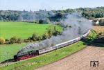 01 066 kehrt mit ihrem Sonderzug aus Donauwörth bei Wörnitzstein zurück nach Nördlingen. (03.10.2025) <i>Foto: Joachim Schmidt</i>