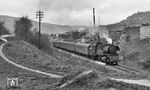 Den Reisezugverkehr zwischen Saalfeld (Saale) und Arnstadt bestritten 1977 noch maßgeblich die Arnstädter Neubauloks der Baureihe 65.10. 65 1067 ist mit P 8042 nach Arnstadt bei Bad Blankenburg unterwegs. (04.1977) <i>Foto: Burkhard Wollny</i>
