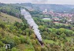 Am 27.09.1975 fuhr letztmals eine Crailsheimer 23er (023 058) durch das Taubertal. Kaum zu glauben, dass man exakt 50 Jahre später das Ereignis mit der gleichen Lok nochmals nachstellen konnte. 023 058 ist hier in Niederstetten unterwegs. (27.09.2025) <i>Foto: Joachim Schmidt</i>