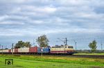 Der nur freitags verkehrende DGS 52568 nach Wanne-Eickel mit 181 215 und 181 204 der SEL bei Owschlag-Norby. (17.10.2025) <i>Foto: Thorsten Eichhorn</i>