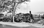 Mit Güterzug 8394 nach Mudau startet 99 7202 in Mosbach (Baden). Das Stellwerk im Hintergrund steht zwischen Güterbahnhof der Schmalspurbahn und den Gleisen der Hauptstrecke nach Osterburken. (05.1959) <i>Foto: Jürgen Hagemann, Slg. R. Garn</i>