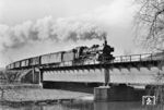 38 3509 (Bw Freudenstadt) hat mit P 1917 nach Eutingen (Württ) soeben den Bahnhof Tuttlingen verlassen und dampft über die Donaubrücke in Richtung Rottweil. (10.03.1967) <i>Foto: Wolfgang Jahn</i>