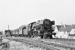 23 064 mit einem Personenzug auf der Rückfahrt nach Crailsheim am Abzweig Pfühl in Heilbronn. (29.09.1966) <i>Foto: Wolfgang Jahn</i>