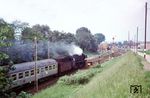 Eine Nürnberger Neukessel-01 mit E 577 am Einfahrsignal von Fellbach. (06.06.1965) <i>Foto: Jörg Schulze</i>
