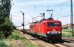 MEG 604 (ex 143 257) und MEG 705 (ex 155 196) fahren mit DGS 99626 (Rüdersdorf b. Berlin - Regensburg Ost) durch den Bahnhof Hirschaid. (21.05.2014) <i>Foto: Thomas Konz</i>