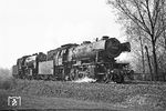 Wenigstens eine Lz mit den Saarbrückern 023 018 und 023 024 kam bei Ensdorf (Saar) vorwärts angefahren. (07.04.1971) <i>Foto: Wolfgang Bügel</i>