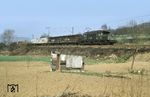 Die Ingolstädter 194 054 auf dem Weg über die Schwäbische Alb bei Süßen. (03.1983) <i>Foto: Heiko Hamm</i>