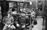Feierabend! Innenansichten in einem ET 430 in Essen Hbf. (1981) <i>Foto: Wolfgang Staiger</i>