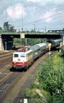 Auf dem Weg Richtung Dortmund rauscht 112 496 mit dem F 124 "Gambrinus" nach München durch den Betriebsbahnhof Münster Geist. (13.09.1970) <i>Foto: Bernd Kappel</i>