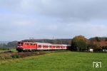 111 051 mit RB 30611 (München - Mittenwald) bei Unterhausen nahe Weilheim in Oberbayern. (28.10.2007) <i>Foto: Stefan von Lossow</i>