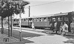 ÖBB 298.56 hat mit R 3668 aus Molln den Bahnhof Grünburg erreicht.  (08.1977) <i>Foto: Karsten Risch</i>