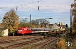 TRI 110 198 mit der Mittwochs-Überführung DLr 56716 von Dortmund-Eving nach Köln Bbf in Wuppertal-Unterbarmen. (05.11.2025) <i>Foto: Wolfgang Bügel</i>