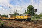 Die 1965 von Krupp in Dienst gestellte V 160 032 ist aktuell als Lok 6 für die Gleisbaufirma Wiebe im Einsatz. (29.05.2010) <i>Foto: Wolfgang Bügel</i>
