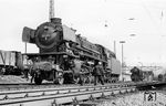 41 271 im Bw Osnabrück Hbf. Im Hintergrund steht 01 1077. (02.04.1967) <i>Foto: Bernd Kappel</i>