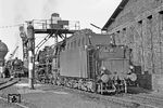 044 277 (ex 44 1277) in ihrem Heimat-Bw Ehrang. Im Hintergrund steht 050 142 aus Koblenz. (07.04.1971) <i>Foto: Wolfgang Bügel</i>