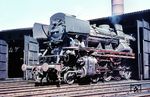 50 4017 (Bw Hamm G) wartet vor dem Schuppen im Bw Osnabrück Hbf auf neue Aufgaben. (30.04.1966) <i>Foto: Helmut Dahlhaus</i>