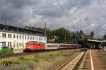 Die bei DB-Autozug beheimatete 115 509 vor dem ICE-Ersatzzug IC 2862 nach Bonn in Wuppertal-Steinbeck. Wegen der kurzen Wendezeit in Bonn Hbf läuft am Zugschluß 115 205 mit, die den Zug zurück nach Hamm befördern wird. (18.09.2010) <i>Foto: Wolfgang Bügel</i>