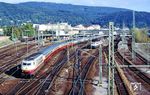 103 165 verlässt mit IC 512 "Gambrinus" (München - Stuttgart - Mannheim - Köln - Wuppertal - Dortmund - Hannover) den Heidelberger Hauptbahnhof. (09.09.1990) <i>Foto: Wolfgang Bügel</i>
