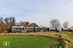 EBS 232 083 und EBS 232 592 vor DGS 55590 (Camburg - Lederhose Tanklager) in Großebersdorf. Nach der Einstellung des Personenverkehrs 1967 wurde die Stichstrecke aus Niederpöllnitz praktisch nur noch für ein Militärobjekt bei Lederhose (Wifo-Tanklager) und ein weiteres in den 1970er-Jahren bei Großebersdorf erbautes Tanklager betrieben.  (13.11.2025) <i>Foto: Joachim Bügel</i>