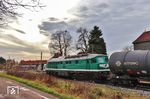 Herbststimmung im Bahnhof Emleben mit TRG 241 338 am Tankzug DGS 69360. (13.11.2025) <i>Foto: Joachim Bügel</i>