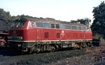 V 169 001 (ab 1968: 219 001) war der Prototyp für Dieselloks mit Gasturbine als Zusatzantrieb. Die Lok wurde 1965 aus der Baureihe V 160 entwickelt und in nur einem Exemplar beschafft. Als die Gasturbine 1974 einen Schaden erlitt, wurde sie zusammen mit der Heizanlage ausgebaut. Ab 1975 wurde sie als reine Güterzuglok zum Bw Gelsenkirchen-Bismarck umstationiert, wo auch diese Aufnahme entstand, und dort bis zum Fristablauf am 25. November 1977 eingesetzt. (02.10.1975) <i>Foto: Wolfgang Bügel</i>