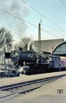 50 2924 vom Bw Neuß fährt mit einem Güterzug in Mönchengladbach Hbf an. (04.1968) <i>Foto: Dr. Hans Werner Eisermann</i>