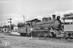 Die zwischenzeitlich auf Heißdampf umgebaute ehemalige Naßdampflok Nr. 755, eine Class C10, gebaut 1911 von der North British Locomotive Company Glasgow, rangiert im Bahnhof Salta. Auch sie gehörte der Ferrocarril General Belgrano (FCGB) an. (21.01.1972) <i>Foto: Jörg Schulze</i>