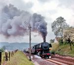 044 319 passiert mit Dg 54312 nach Braunschweig Rbf die Blockstelle Orxhausen bei Kreiensen. (22.05.1976) <i>Foto: Dieter Kempf</i>