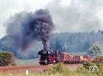 044 552 auf anstrengender Bergfahrt mit Dg 53842 nach Altenbeken hinter dem Reelsener Tunnel. (28.05.1976) <i>Foto: Dieter Kempf</i>