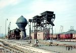 044 888 vom Bw Koblenz-Mosel an den Lokbehandlungsanlagen im Bw Ehrang.  (03.06.1972) <i>Foto: Dieter Kempf</i>