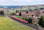 Eine 612-Doppeleinheit als RB 80889 (Erfurt - Gera) in Großschwabhausen. (21.11.2025) <i>Foto: Joachim Schmidt</i>