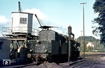 051 816 ergänzt ihre Kohlenvorräte in der Bw Ast Herzberg/Harz. (11.10.1975) <i>Foto: Wolfgang Bügel</i>
