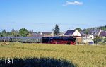 Als Schlusslok am Sonderzug Dz 25516 nach Euskirchen fährt 01 1100 durch den Haltepunkt Iversheim. (16.09.1990) <i>Foto: Joachim Bügel</i>