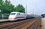 401 015 (und 401 520) am ICE-Dummyzug Dsts 83776 zum AW Opladen in Solingen-Ohligs. (28.09.1990) <i>Foto: Joachim Bügel</i>