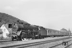 01 067 (Bw Trier) fährt mit D 152 nach Saarbrücken aus dem Bahnhof Jünkerath. (08.08.1967) <i>Foto: Manfred van Kampen</i>