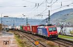 SBB 482 004 mit DGS 98568 (Aachen West - Weinheim/Bergstraße) auf der Linken Rheinstrecke im Bahnhof Niederheimbach. (26.11.2025) <i>Foto: Joachim Bügel</i>