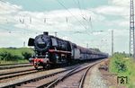 043 315 fährt mit dem beladenen 2000 t-Erzzug Gdg 9618 (Emden Rbf - Hamm Rbf) in den Betriebsbahnhof (Münster-) Nevinghof ein. (13.07.1971) <i>Foto: Bernd Kappel</i>