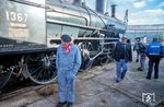 Auch Mitarbeiter des Vereins Dampfgruppe Zürich, die die B 3/4 No. 1367 im Auftrag der Stiftung Historisches Erbe der SBB betreuen, waren in Arnstadt anwesend. Es war die Wiederholung der Lastprobefahrt vom 21.10.2025, nach der die Meininger noch einige Nachbesserungen an der Lok ausführen mussten. (27.11.2025) <i>Foto: Joachim Schmidt</i>