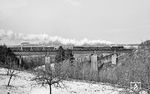 Eine 50er dampft mit Dg 7209 über das Bühlertalviadukt bei Vellberg. (27.02.1971) <i>Foto: Burkhard Wollny</i>