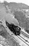 044 339 mit der Samstagsleistung des P 3713 nach Crailsheim hinter dem Haller Tunnel bei Schwäbisch Hall. (27.02.1971) <i>Foto: Burkhard Wollny</i>