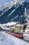ÖBB 1044.113 mit EC 63 "Transalpin" von Zürich HB nach Wien Westbf in Flirsch am Arlberg. (18.02.1988) <i>Foto: Joachim Bügel</i>