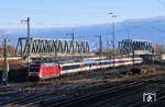 Bei der Umleitung über Mainz Hbf und die Rechte Rheinstrecke nach Koblenz Hbf fährt 101 133 mit dem EC 8 nach Hamburg-Altona durch Wiesbaden Ost. (09.01.2021) <i>Foto: Roland Hackl</i>