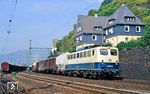 Während 01 1100 in Assmannshausen in die Überholung ging, fuhren dort etliche Güterzüge vorbei wie die Münchener (!) 140 058. (29.09.1990) <i>Foto: Wolfgang Bügel</i>
