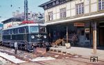 Die noch fast neue ÖBB 1110.23 (SGP/SSW 58844/1960) im Grenzbahnhof Kufstein. (1961) <i>Foto: Jörg Schulze</i>