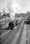 03 153 (Bw Rostock) fährt mit dem D 2061 im "kleinen Grenzverkehr" nach Rostock aus dem Lübecker Hauptbahnhof. (23.07.1965) <i>Foto: Karl-Ernst Maedel</i>