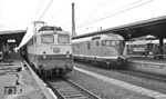 141 276 vor E 3082 und 613 606 als E 3557 im Bahnhof Göttingen. (05.04.1983) <i>Foto: Frank Lüdecke</i>