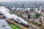 38 2267 der Stiftung Eisenbahnmuseum Bochum mit Sonderzug DPE 28068 von Flandersbach nach Ratingen Ost in Ratingen West. (13.12.2025) <i>Foto: Joachim Schmidt</i>